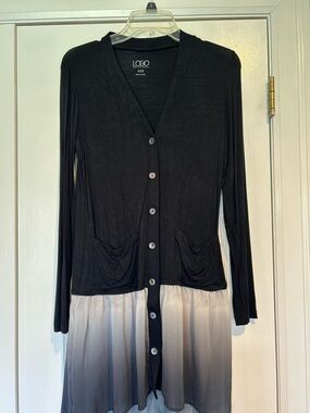 LOGO by Lori Goldstein Black Lightweight V-Neck Top